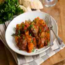 Elisabeth's Albondigas con PiÃ±ones en Salsa